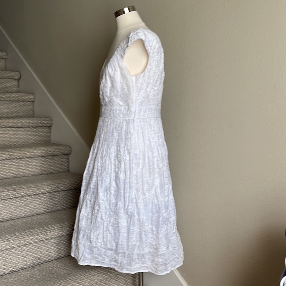 Adrianna Papell Sz 14 White Jacquard Print and Embroidered Capped Sleeve Dress - Picture 5 of 15